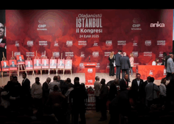 CHP'nin Olağanüstü İstanbul İl Kongresi başladı