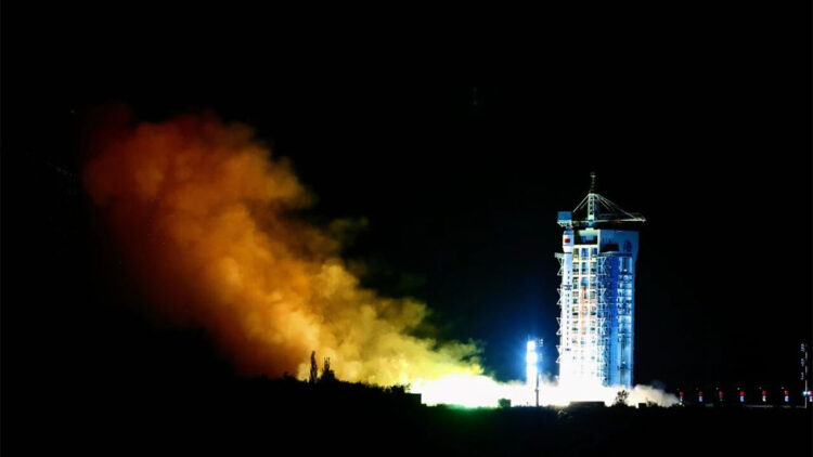 Çin, Fengyun-3 08 uydusunu yörüngeye gönderdi