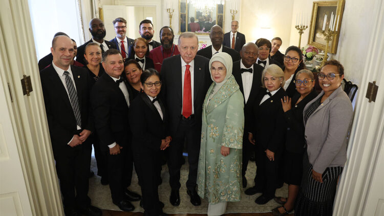 Erdoğan, Blair House'da çalışanlar ile hatıra fotoğrafı çektirdi