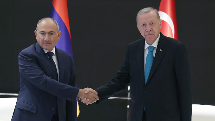 Erdoğan Paşinyan'ı kabul etti; Türkiye-Ermenistan ilişkileri ele alındı