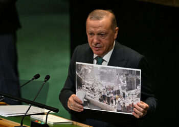 Gazze'de yaşanan barbarlığa karşı sesini yükseltmeyen bu vahşetin sorumluluğuna ortaktır