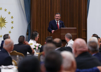 Cevdet Yılmaz KKTC'den gelen muhtarları ağırladı