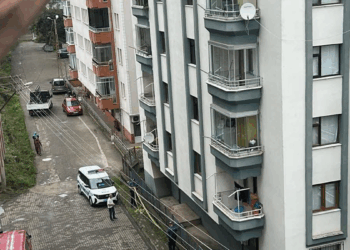 Çamaşır asarken 5’inci kattan düşüp öldü