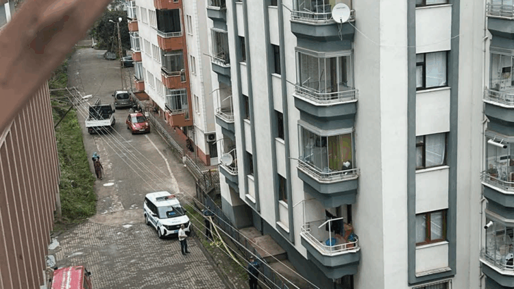 Çamaşır asarken 5’inci kattan düşüp öldü