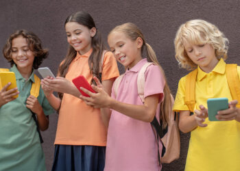 Çocuklar ve sosyal medya: Dijital dünyanın bağımlılığıyla nasıl baş edilir?