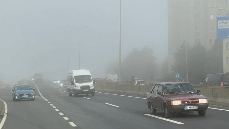 Çorlu'da eğitim uçuşlarına sis engeli