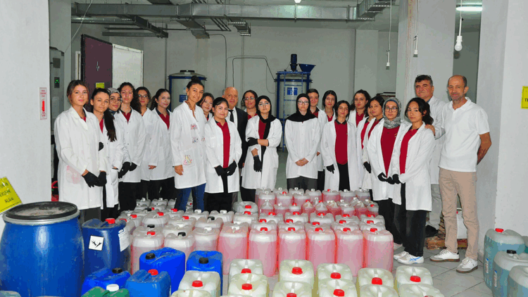 Çukurova Mesleki ve Teknik Anadolu Lisesi, üretimle eğitimi birleştiriyor