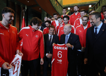 Cumhurbaşkanı Erdoğan, A Milli Basketbol Takımı'nı kabul etti