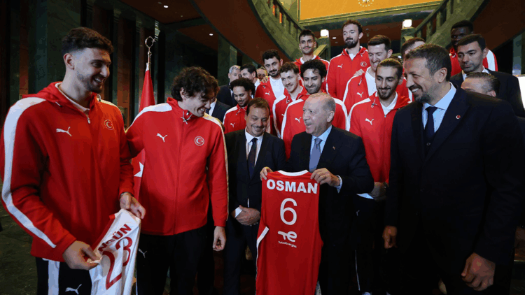 Cumhurbaşkanı Erdoğan, A Milli Basketbol Takımı'nı kabul etti