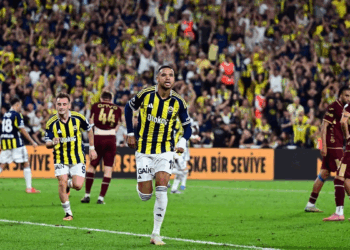 Domenico Tedesco yönetimindeki Fenerbahçe, Trabzonspor’u tek golle geçti