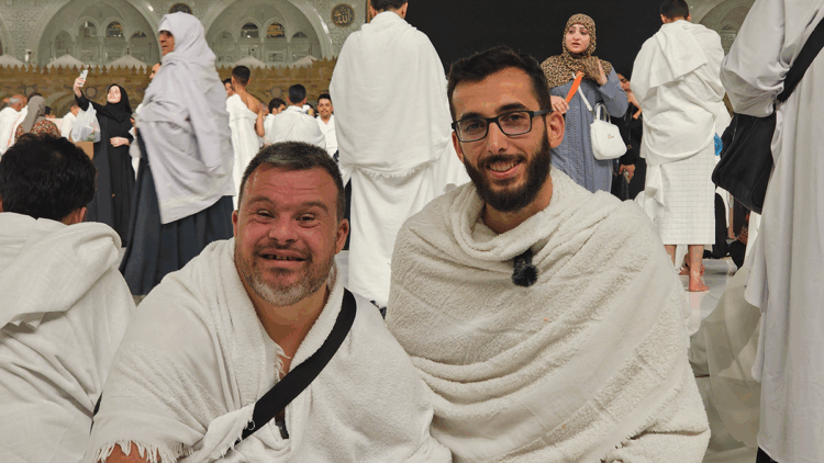 Down sendromlu Savaş'ın umre hayali gerçek oldu