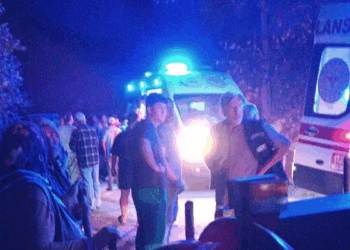 Düzce'de patpat devrildi: 10 yaralı