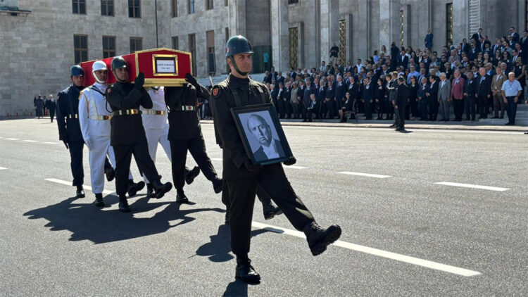 TBMM eski Başkanı Cahit Karakaş için Meclis'te tören düzenlendi