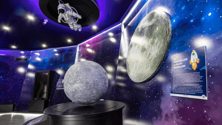 El Battani Uzay Evi'nde çocuklar gökyüzünü keşfediyor