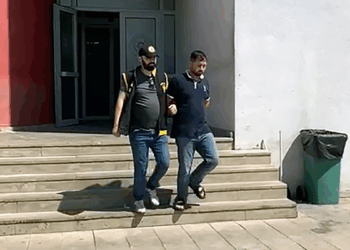 Emekliyi dolandırdı, alışveriş merkezinde yakalandı