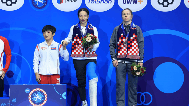 Evin Demirhan Yavuz, sakatlığına rağmen bronz madalya kazandı 