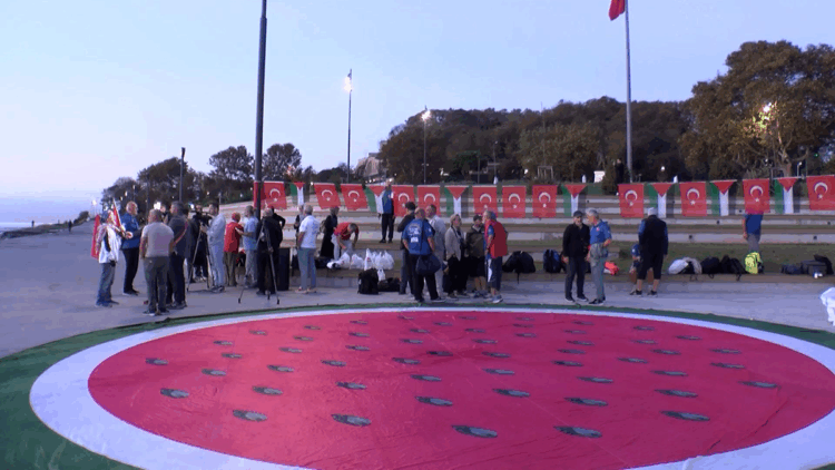 Filistin'e destek için Sarayburnu'ndan Yassıada'ya yüzdüler