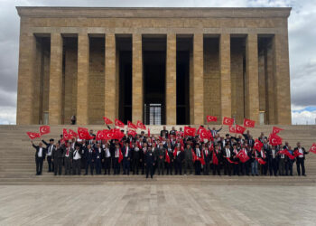 Türkiye Gaziler ve Şehit Aileleri Vakfı üyeleri Anıtkabir’i ziyaret etti