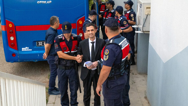 Gelendost Belediyesi davasında 1 tahliye