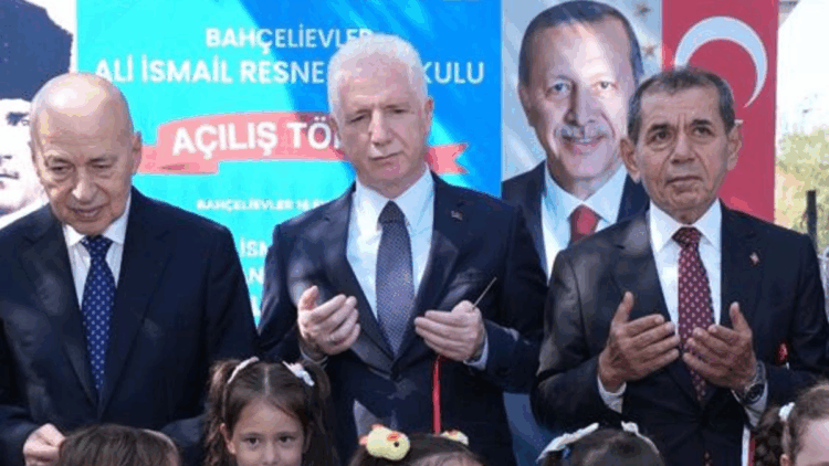 Galatasaray camiası, anaokulu açılışında bir araya geldi.