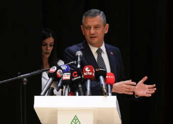 Geleceğin iktidar partisine darbe yapmaya çalışıyorlar