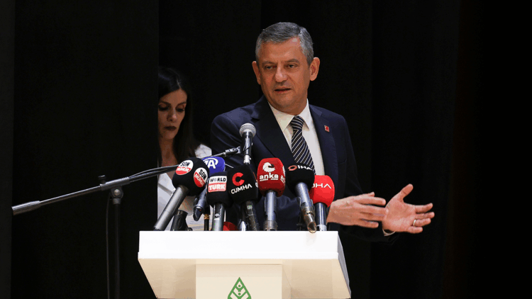 Geleceğin iktidar partisine darbe yapmaya çalışıyorlar