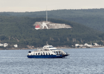 Gökçeada'ya tüm feribot seferleri iptal edildi