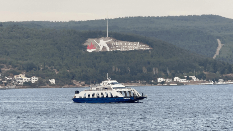 Gökçeada'ya tüm feribot seferleri iptal edildi