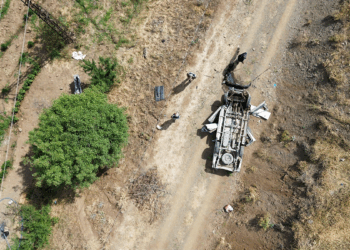 Hakkari'de kamyonet şarampole yuvarlandı: 2 ölü, 1 yaralı