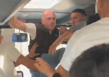 Halk otobüsünde şoför ile yolcunun kavgası kamerada