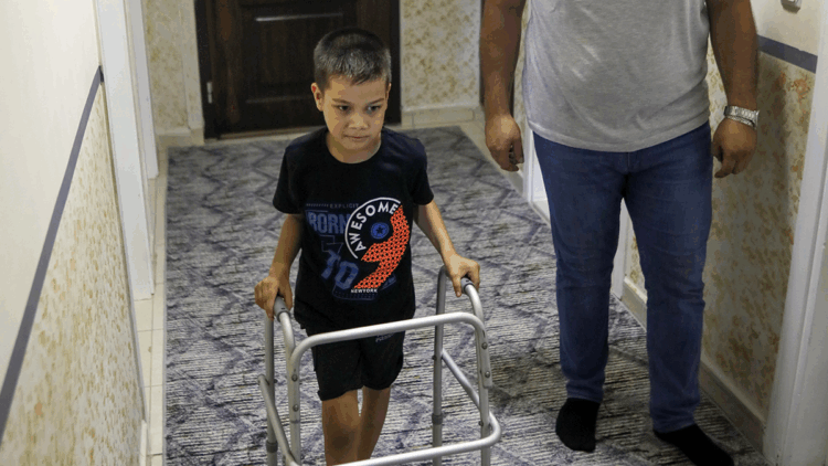 Hastalığına teşhis konulamayan Mert Kendir'e yardım eli uzandı