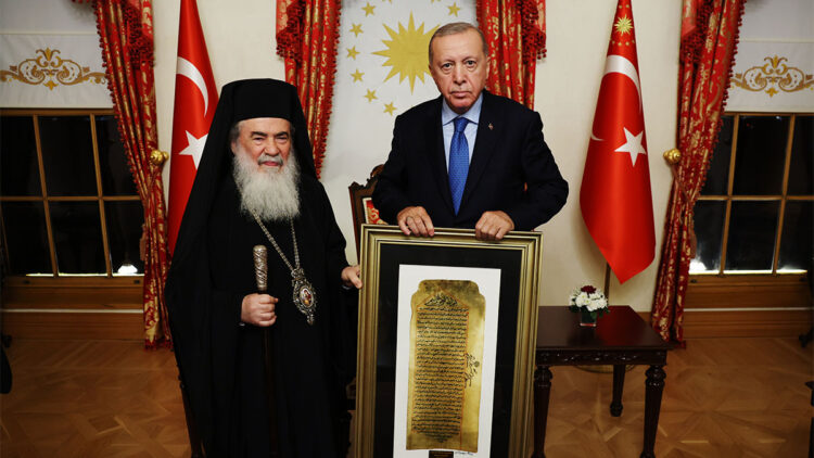 Cumhurbaşkanı Erdoğan Kudüs Rum Ortodoks Patriğini kabul etti