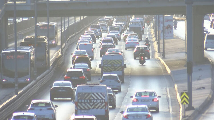 İstanbul trafiğinde okullarda uyum haftası yoğunluğu