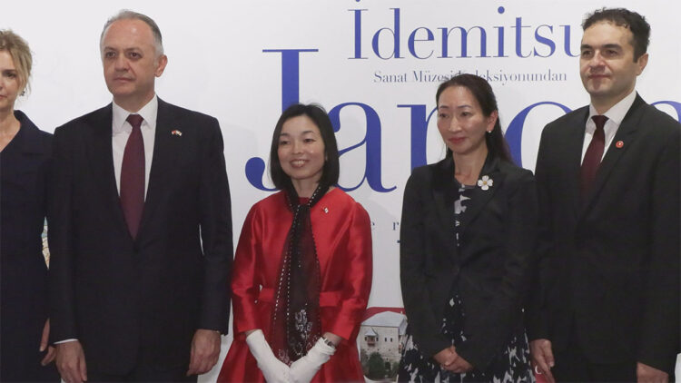 Prenses Akiko Mikasa Türkiye’de sergi açılışına katıldı