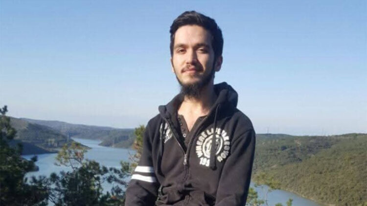 Sultangazi'de tartıştığı babasını boğazını keserek öldürdü