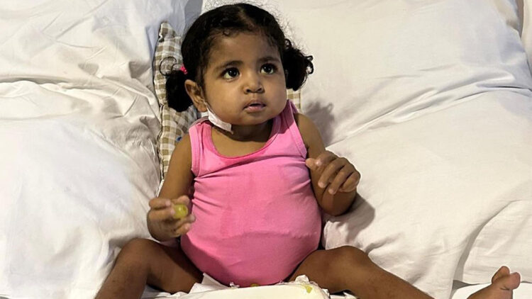 İzmir'de, iki bebeğe karaciğer nakli yapıldı