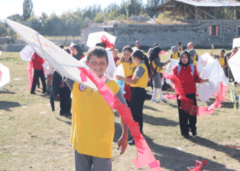 İlik nakli olan Sıraç için uçurtma uçurdular