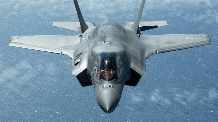 İngiliz savaş uçakları, Polonya'da göreve başlıyor