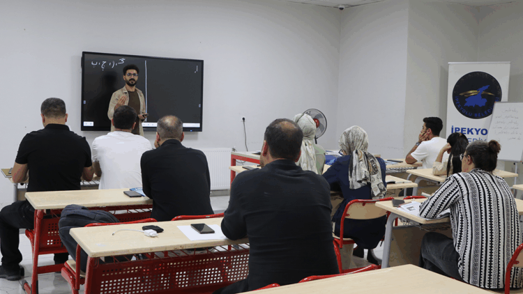 İranlıların yoğun olarak geldiği Van'da Farsça dil kursu açıldı