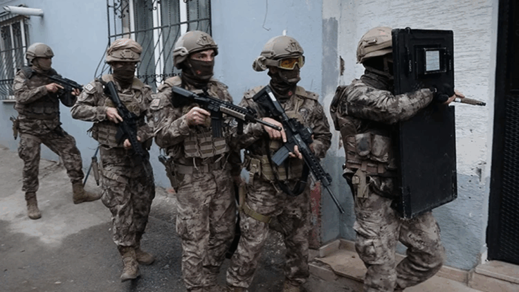 İstanbul'da DHKP/C'ye yönelik operasyon; 12 gözaltı