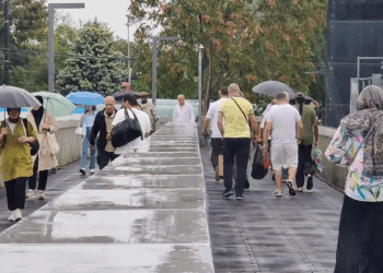 İstanbul'da gece saatlerinde başlayan yağmur etkili oluyor