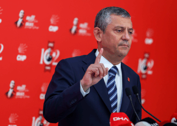 İsterse CHP'ye kayyım atasınlar, biz yolumuzda yürüyeceğiz