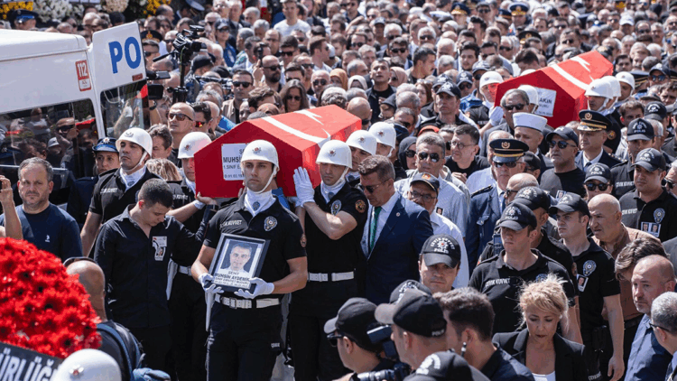 İzmir'de şehit 2 polis memuru toprağa verildi