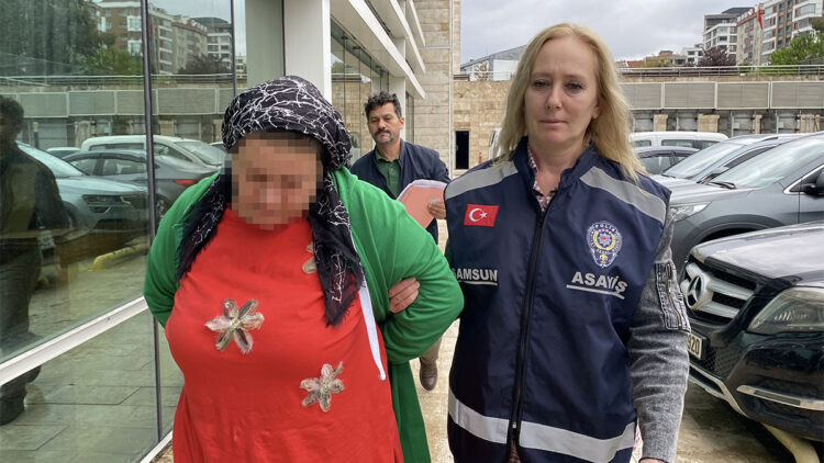 Komşusunun evinden çaldığı ziynet eşyalarını satarken yakalandı