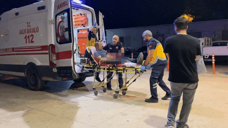 Kadınları taciz ettiği iddiasıyla dövülüp bıçaklandı; 3 gözaltı