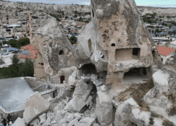 Kapadokya’da peribacasının bir kısmı yıkıldı