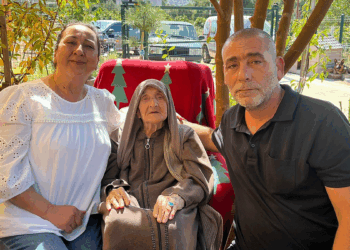 Kendisini büyüten babaannesiyle paylaştığı videolar ilgi gördü
