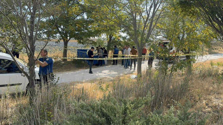 Konya'da yol kenarında erkek cesedi bulundu