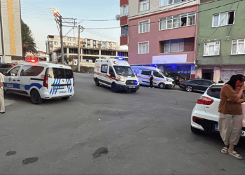 Kötü koku gelen evde anne- kız ölü bulundu