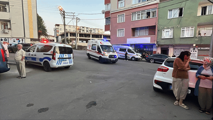 Kötü koku gelen evde anne- kız ölü bulundu